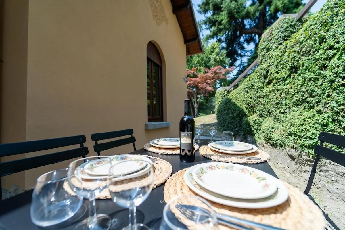 Beautiful Home Just Steps From The Lake Como 0*,  İtalya