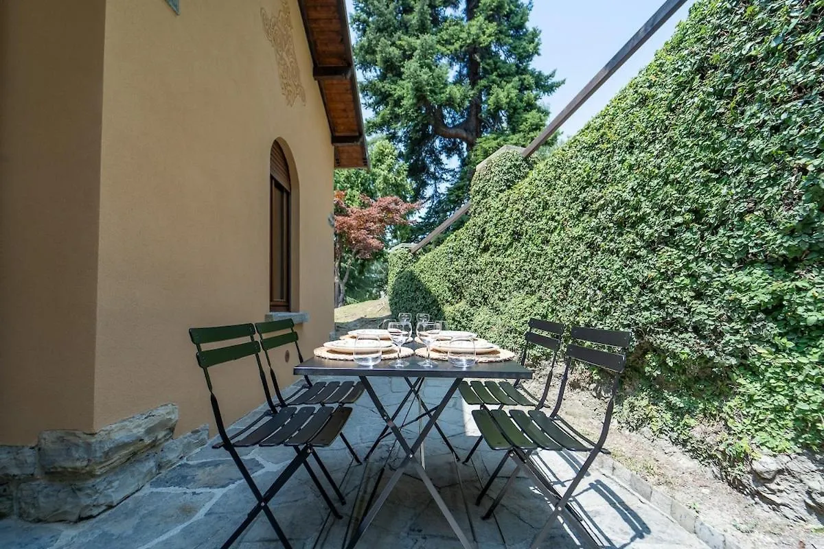 Beautiful Home Just Steps From The Lake Como 0*,  İtalya