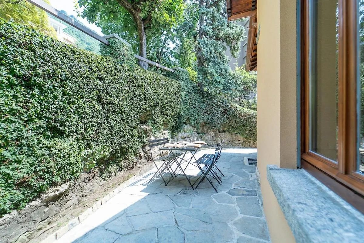 Beautiful Home Just Steps From The Lake Como Daire