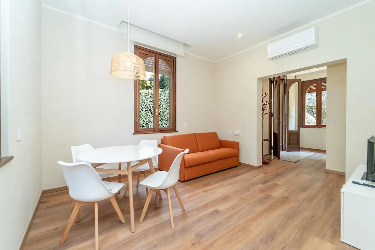 Daire Beautiful Home Just Steps From The Lake Como İtalya